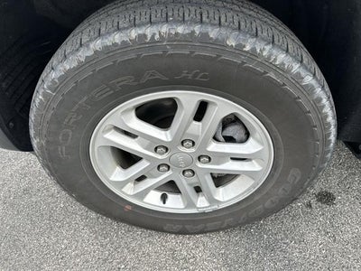 2023 Jeep Grand Cherokee Laredo 4x4