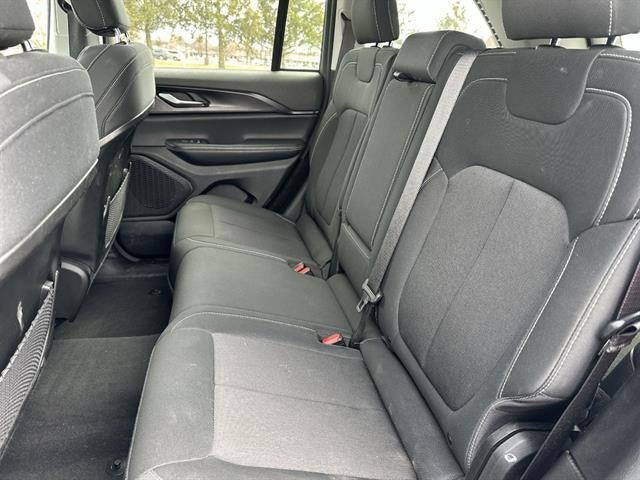 2023 Jeep Grand Cherokee Laredo 4x4