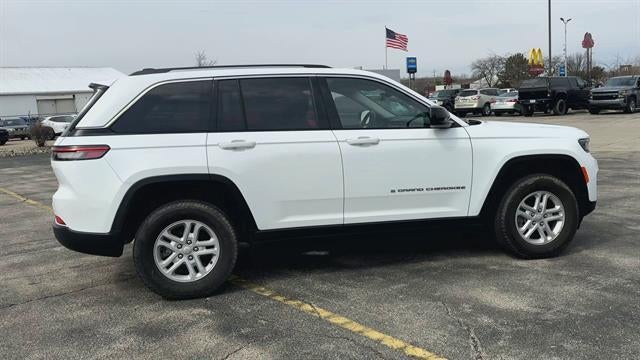 2023 Jeep Grand Cherokee Laredo 4x4