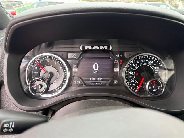 2020 RAM 1500 Big Horn Crew Cab 4x4 5'7" Box