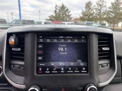 2020 RAM 1500 Big Horn Crew Cab 4x4 5'7" Box