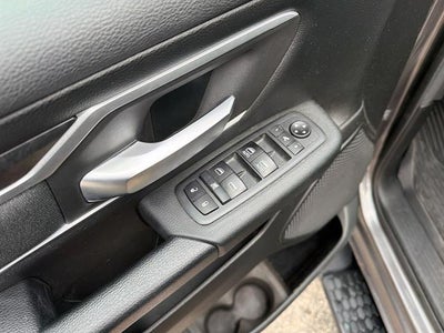 2020 RAM 1500 Big Horn Crew Cab 4x4 5'7" Box