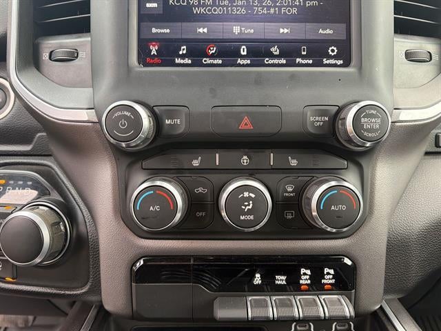 2020 RAM 1500 Big Horn Crew Cab 4x4 5'7" Box