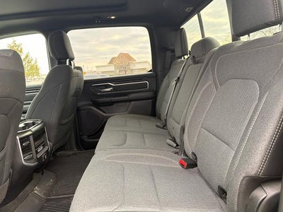 2020 RAM 1500 Big Horn Crew Cab 4x4 5'7" Box