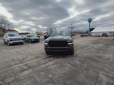2020 RAM 1500 Big Horn Crew Cab 4x4 5'7" Box