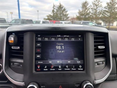 2020 RAM 1500 Big Horn Crew Cab 4x4 5'7" Box