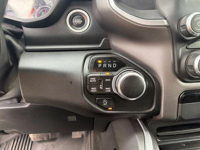 2020 RAM 1500 Big Horn Crew Cab 4x4 5'7" Box