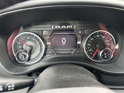 2022 RAM 1500 Big Horn Crew Cab 4x4 5'7" Box
