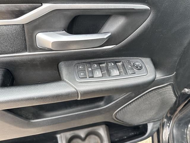 2020 RAM 1500 Big Horn Crew Cab 4x4 5'7" Box