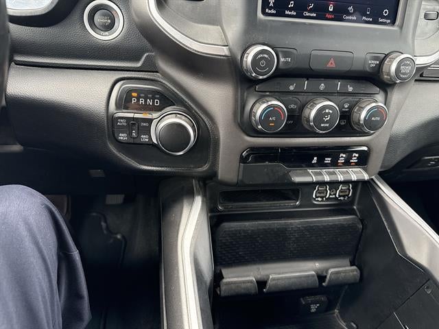 2020 RAM 1500 Big Horn Crew Cab 4x4 5'7" Box
