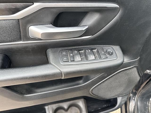 2020 RAM 1500 Big Horn Crew Cab 4x4 5'7" Box