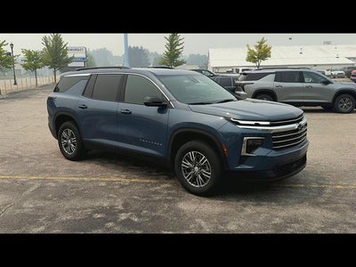 2024 Chevrolet Traverse LT