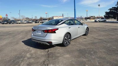 2021 Nissan Altima SV FWD