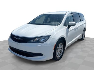 2022 Chrysler Voyager LX