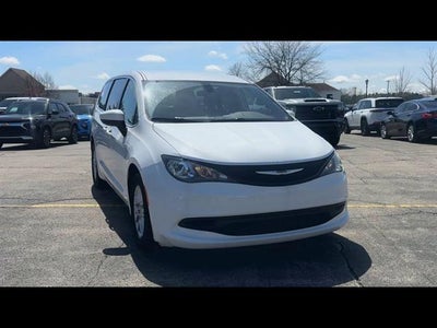 2022 Chrysler Voyager LX