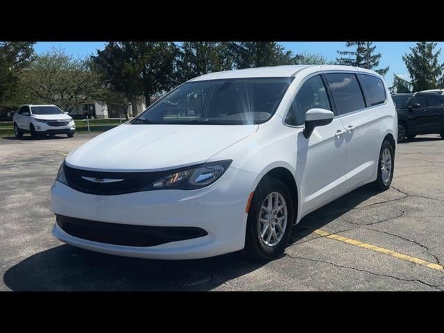 2022 Chrysler Voyager LX