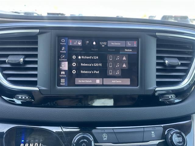 2022 Chrysler Voyager LX