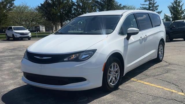 2022 Chrysler Voyager LX