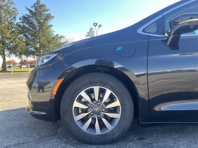 2021 Chrysler Pacifica Hybrid Touring L