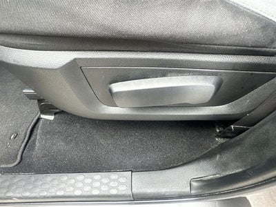 2022 RAM 1500 Classic SLT Crew Cab 4x4 5'7" Box