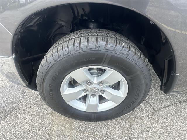 2022 RAM 1500 Classic SLT Crew Cab 4x4 5'7" Box