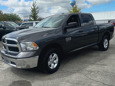 2022 RAM 1500 Classic SLT Crew Cab 4x4 5'7" Box