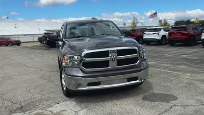 2022 RAM 1500 Classic SLT Crew Cab 4x4 5'7" Box