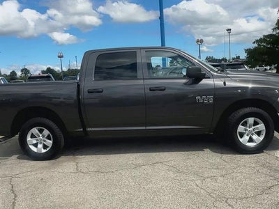 2022 RAM 1500 Classic SLT Crew Cab 4x4 5'7" Box