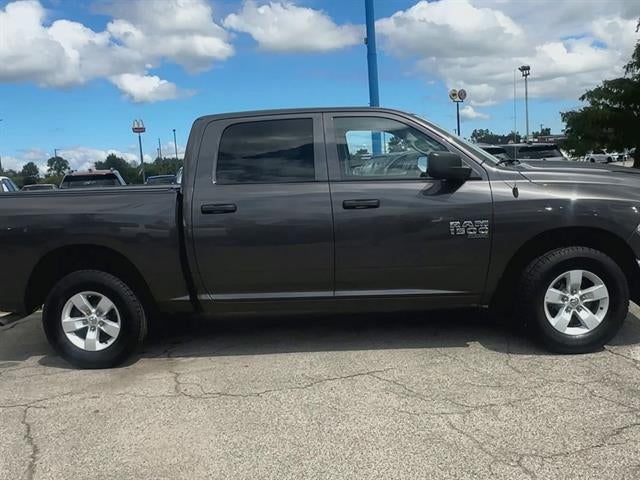 2022 RAM 1500 Classic SLT Crew Cab 4x4 5'7" Box