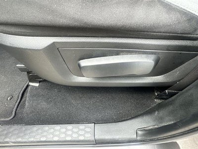 2022 RAM 1500 Classic SLT Crew Cab 4x4 5'7" Box