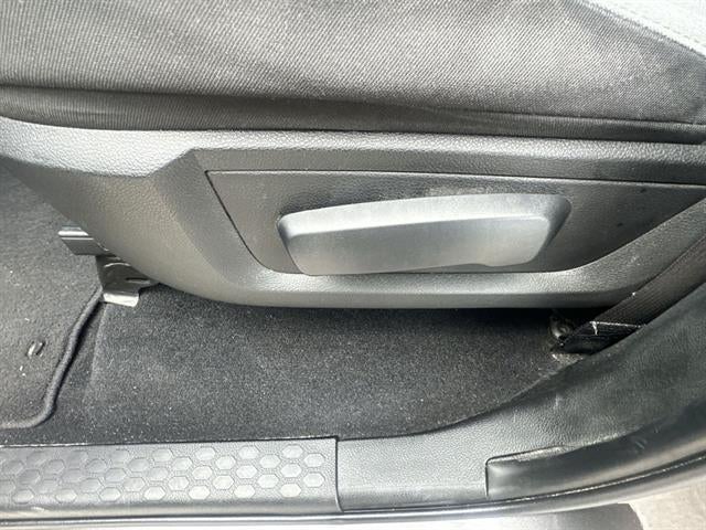 2022 RAM 1500 Classic SLT Crew Cab 4x4 5'7" Box