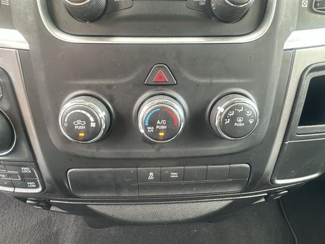 2022 RAM 1500 Classic SLT Crew Cab 4x4 5'7" Box