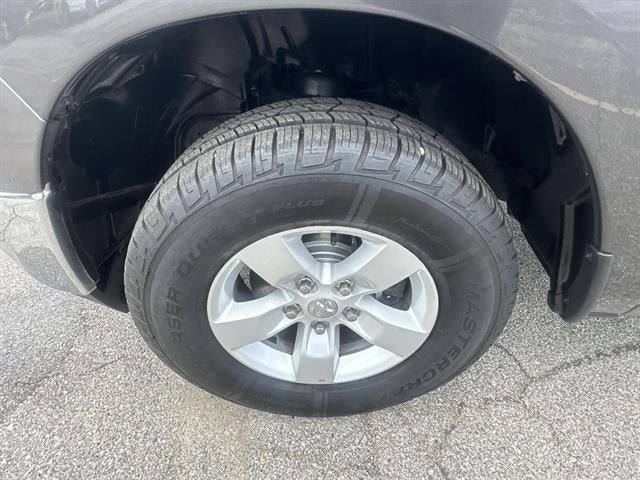 2022 RAM 1500 Classic SLT Crew Cab 4x4 5'7" Box