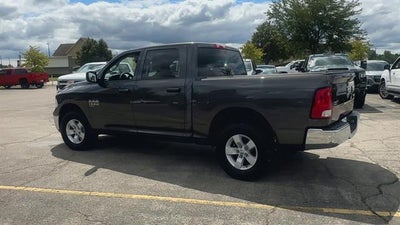2022 RAM 1500 Classic SLT Crew Cab 4x4 5'7" Box