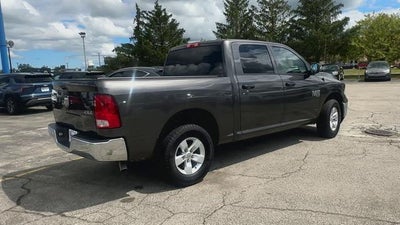 2022 RAM 1500 Classic SLT Crew Cab 4x4 5'7" Box