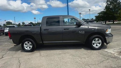 2022 RAM 1500 Classic SLT Crew Cab 4x4 5'7" Box